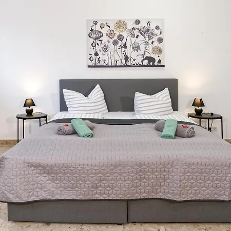 Bohnapartments Elisa - Wohlfuehlapartment Mit 2 Gratis Parkplaetzen Und 3 Schlafzimmern - Wlan - Vollausstattung Erfurt Zewnętrze zdjęcie