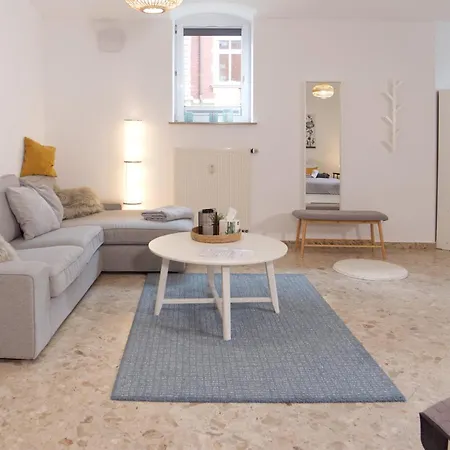 Bohnapartments Elisa - Wohlfuehlapartment Mit 2 Gratis Parkplaetzen Und 3 Schlafzimmern - Wlan - Vollausstattung Erfurt Zewnętrze zdjęcie